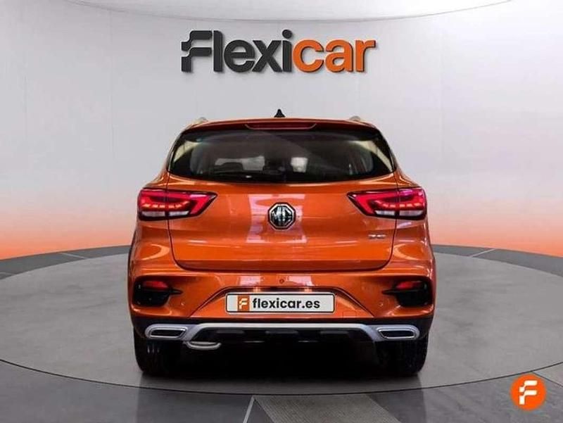 Usado MG ZS Luxury 106 CV (77 kW) 2025 Naranja SUV