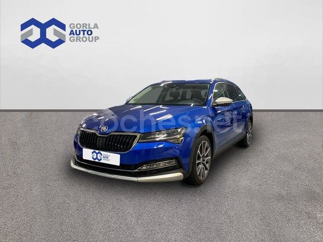 Azul Usado 2021 Skoda Superb Familiar | 29.900 € - Imagen 1/4