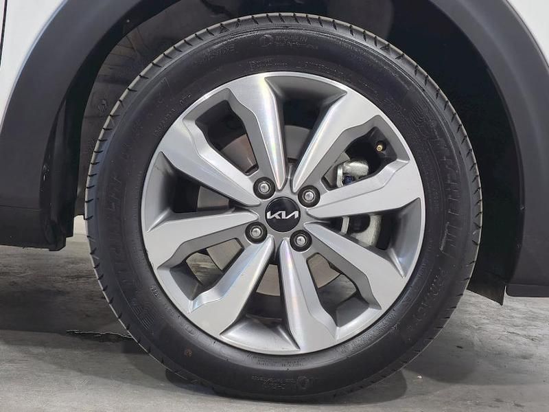 Usado Kia Stonic 101 CV (74 kW) 2025 Blanco SUV