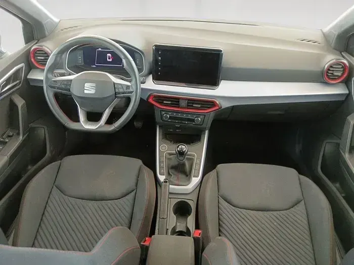 Usado Seat Arona FR 115 CV (84 kW) 2025 Gris SUV