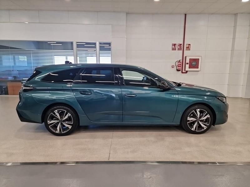 Usado Peugeot 308 SW Allure 131 CV (96 kW) 2023 Verde Familiar