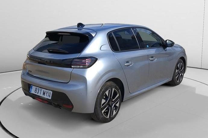Usado Peugeot 208 Allure 101 CV (74 kW) 2025 Utilitario