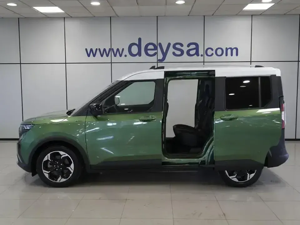 Begagnad Ford Tourneo Courier Active 100 kW (136 HK) 2025 Grön Minibuss