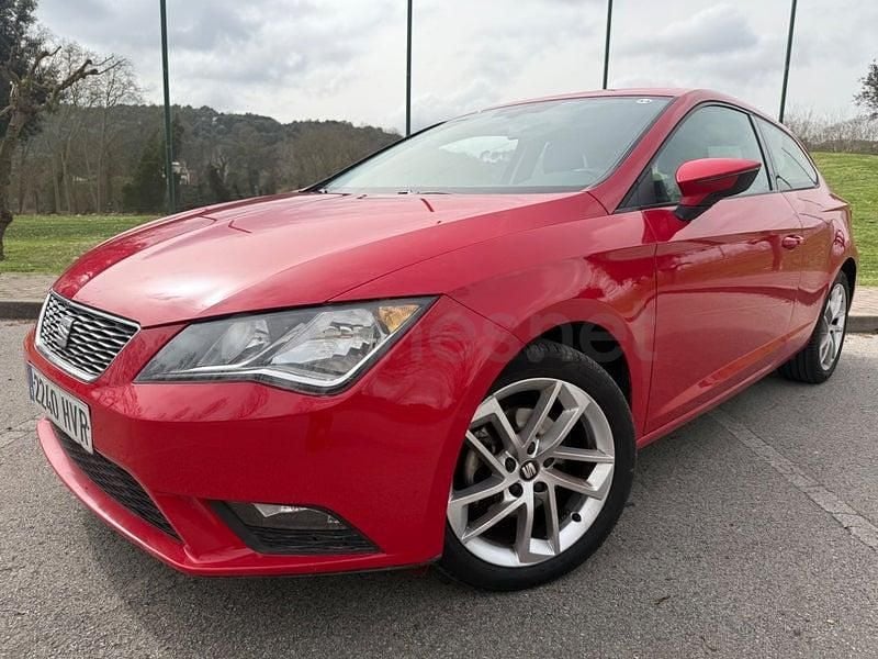 Usado Seat Leon Style 140 CV (102 kW) 2014 Rojo Berlina