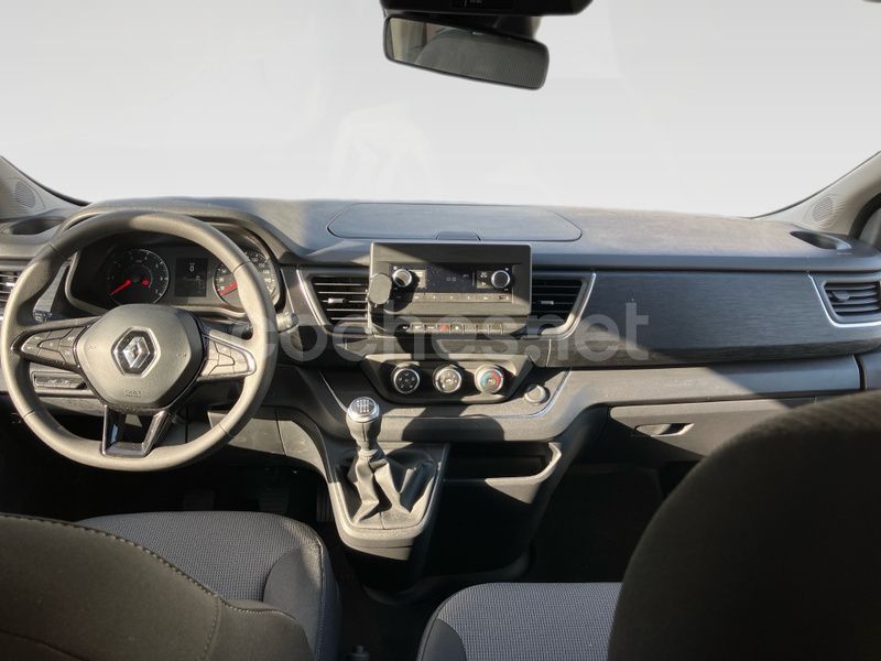 Usado Renault Trafic 150 CV (110 kW) 2023 Rojo Monovolumen