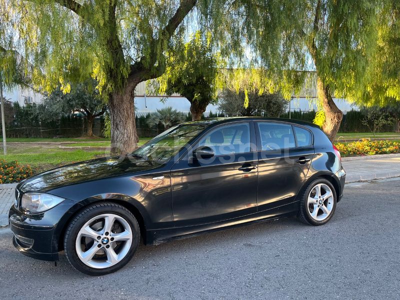 Negro Usado 2009 BMW 120 Utilitario | 7999 € (Precio justo) - Imagen 1/4