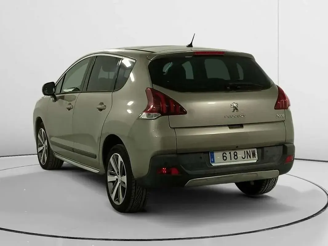 Usado Peugeot 3008 Allure 165 CV (121 kW) 2016 Gris Monovolumen
