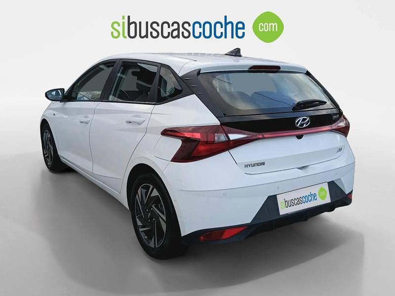 Usado Hyundai i20 100 CV (73 kW) 2021 Blanco Utilitario