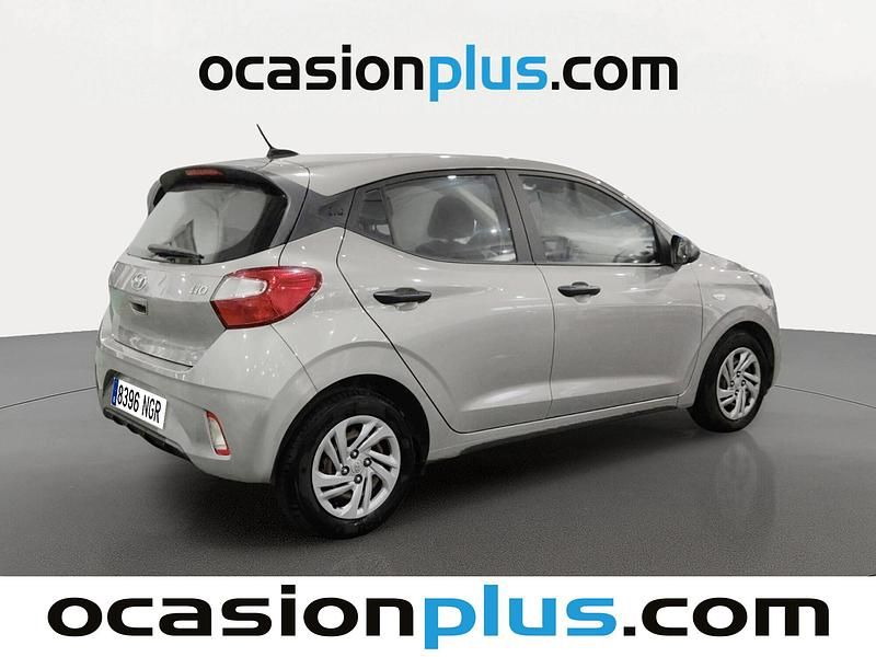 Usado Hyundai i10 67 CV (49 kW) 2022 Gris Utilitario