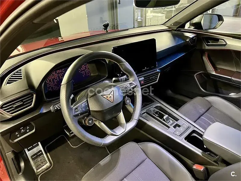 Usado Cupra Leon VZ 310 CV (228 kW) 2022 Rojo Familiar