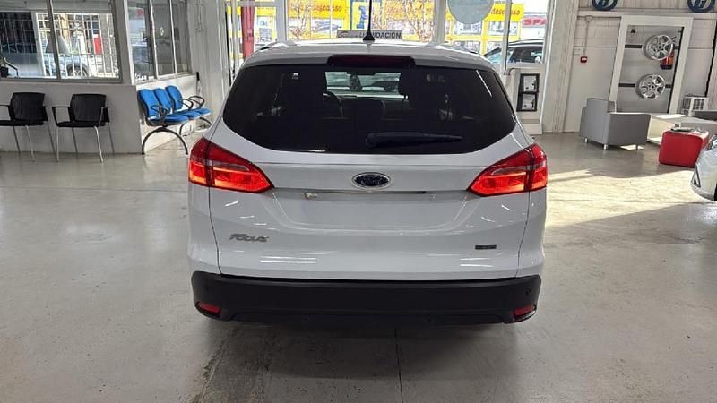 Usado Ford Focus Trend+ 125 CV (91 kW) 2017 Blanco Utilitario