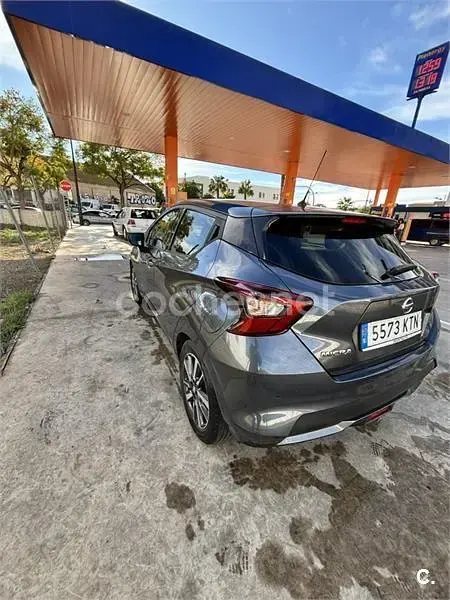 Usado Nissan Micra N-Connecta 100 CV (73 kW) 2019 Gris / plata Utilitario