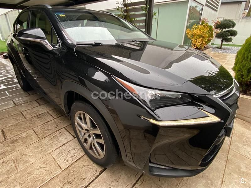 Usado Lexus NX300h Executive Line 197 CV (144 kW) 2016 Negro SUV