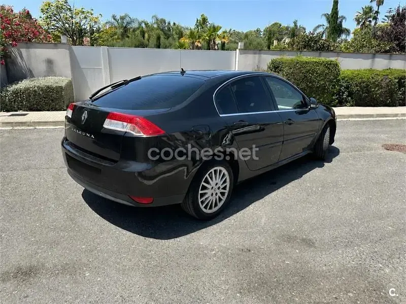 Usado Renault Laguna III Privilege 150 CV (110 kW) 2008 Negro Berlina