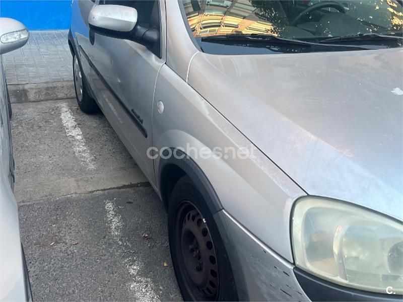 Gris / plata Usado 2001 Opel Corsa Comfort Berlina | 2100 € (Un poco caro) - Imagen 1/4