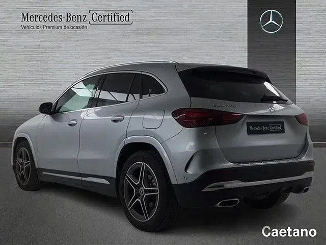 Usado Mercedes GLA200 163 CV (119 kW) 2026 Plata hightech SUV