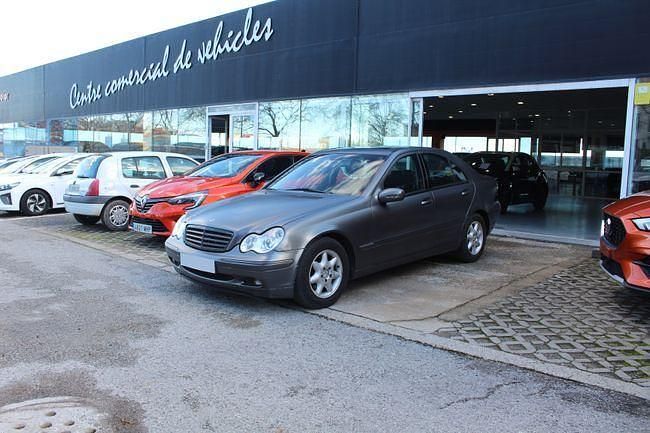 Gris Usado 2003 Mercedes C220 Classic Berlina | 2750 € (Super precio) - Imagen 1/4