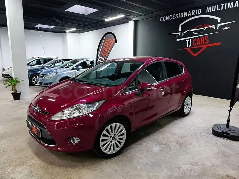 Usado Ford Fiesta Titanium 120 CV (88 kW) 2010 Violeta / lila Berlina