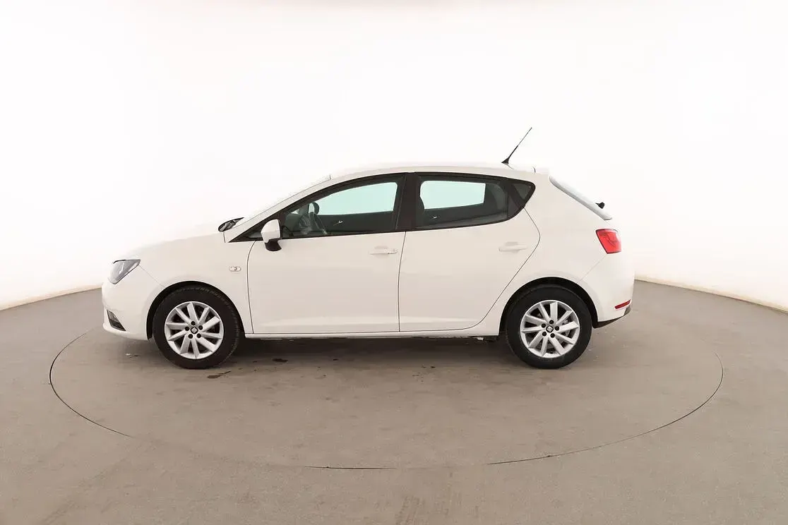 Usado Seat Ibiza Reference 90 CV (66 kW) 2017 Blanco Berlina