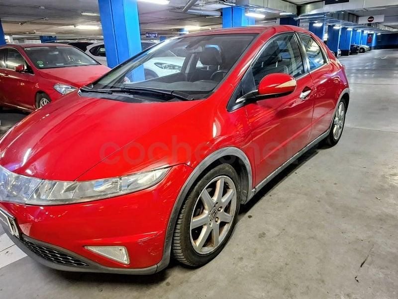 Usado Honda Civic Executive 140 CV (102 kW) 2006 Rojo Berlina