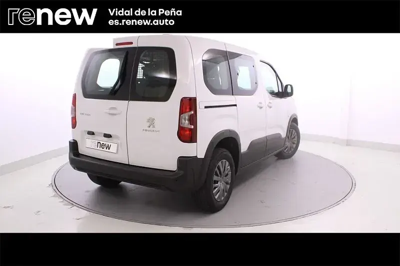 Usado Peugeot Rifter Business-Line 102 CV (75 kW) 2023 Blanco kaolin Monovolumen