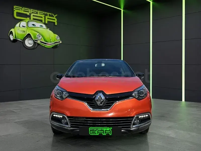 Usado Renault Captur Zen 90 CV (66 kW) 2016 Naranja SUV