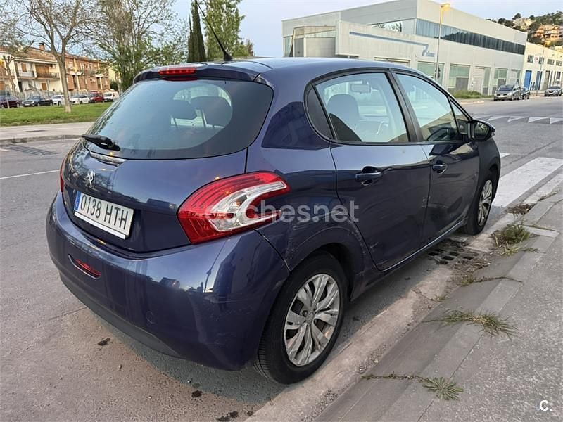 Usado Peugeot 208 Active 82 CV (60 kW) 2013 Azul Utilitario