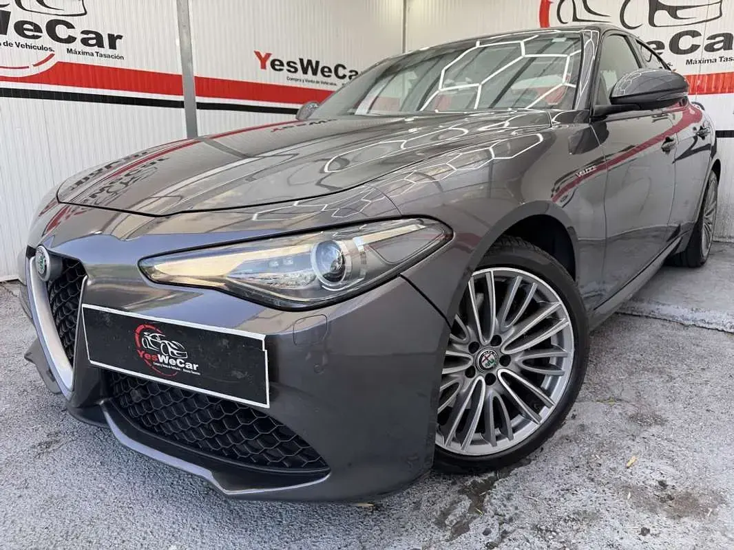 Usado Alfa Romeo Giulia Veloce 280 CV (205 kW) 2017 Gris Berlina