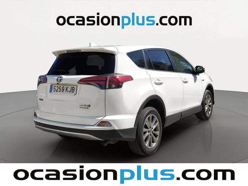 Usado Toyota RAV4 Hybrid Advance 197 CV (144 kW) 2018 Blanco SUV