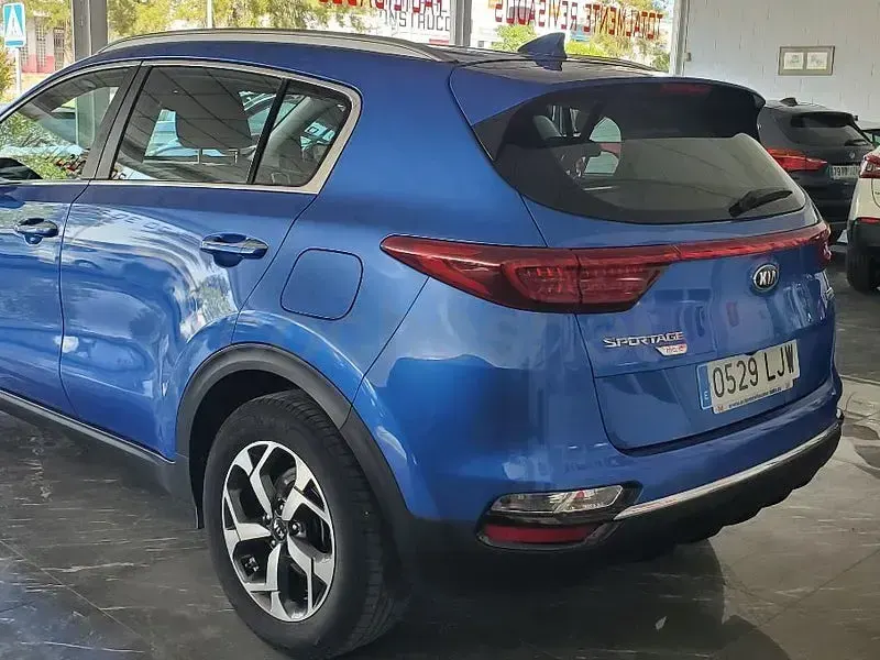 Usado Kia Sportage 136 CV (100 kW) 2020 Azul SUV
