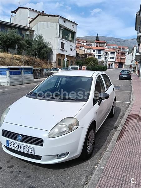 Blanco Usado 2007 Fiat Grande Punto Dynamic Utilitario | 3200 € (Precio justo) - Imagen 1/4