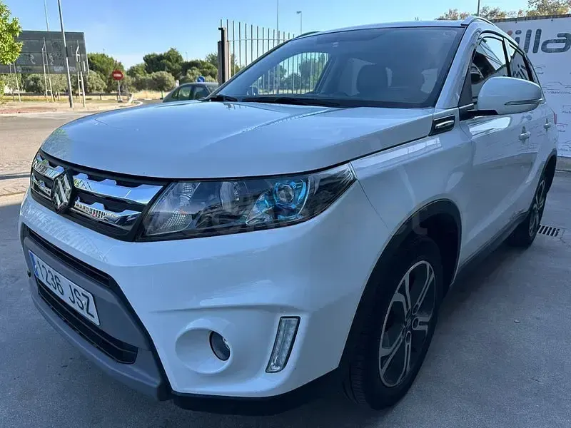 Usado Suzuki Vitara GLX 120 CV (88 kW) 2016 Blanco SUV