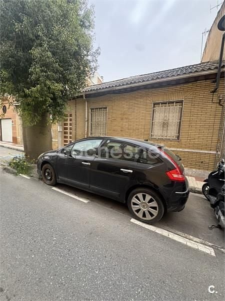 Usado Citroën C4 Exclusive 110 CV (80 kW) 2006 Negro Berlina