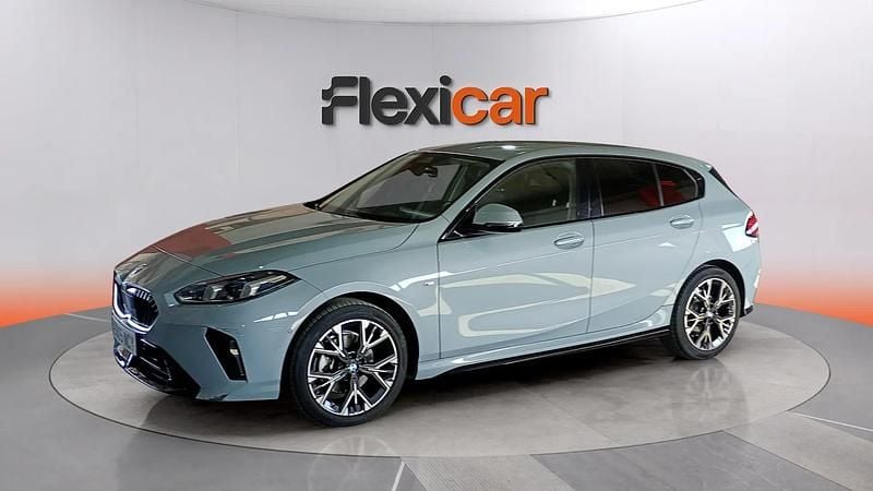 Usado BMW 116 122 CV (89 kW) 2025 Gris Utilitario
