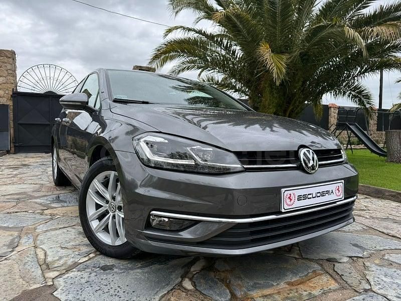 Usado VW Golf VII Advance 150 CV (110 kW) 2018 Gris / plata Berlina