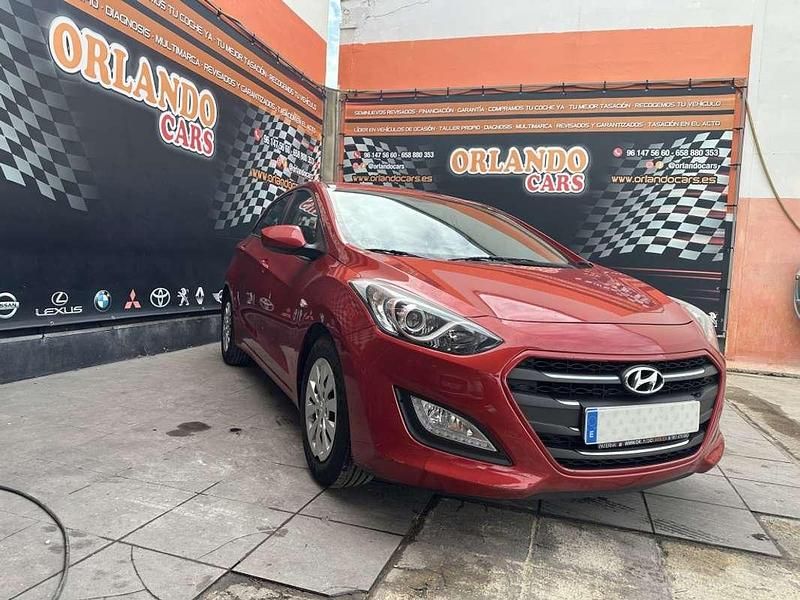 Usado Hyundai i30 101 CV (74 kW) 2015 Burdeos Utilitario