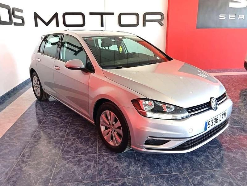 Usado VW Golf VII Advance 116 CV (85 kW) 2019 Gris Utilitario