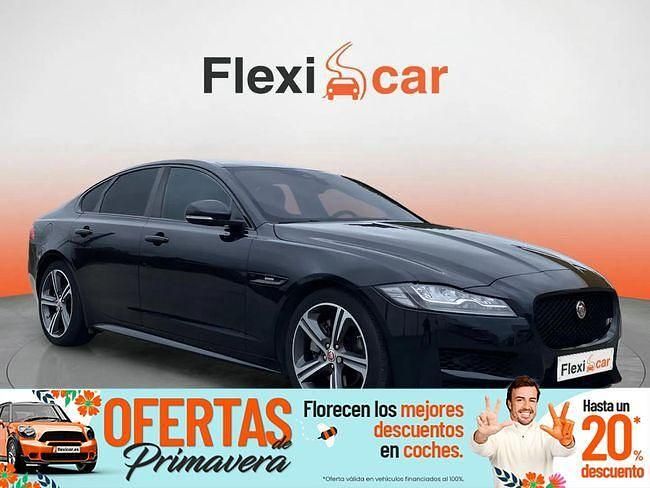 Usado Jaguar XF R-Sport 180 CV (132 kW) 2015 Negro Berlina