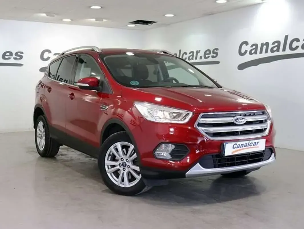 Usado Ford Kuga Titanium 120 CV (88 kW) 2017 Rojo SUV
