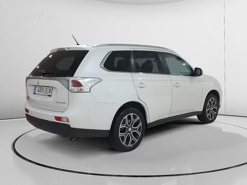 Usado Mitsubishi Outlander Motion 150 CV (110 kW) 2016 Blanco SUV