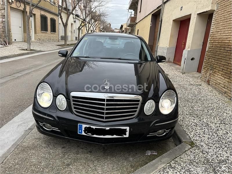 Usado Mercedes E280 Avantgarde 190 CV (139 kW) 2008 Negro Berlina