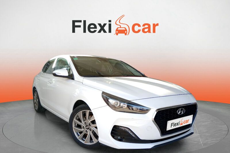 Blanco Usado 2018 Hyundai i30 Berlina | 10.990 € (Buen precio) - Imagen 1/4