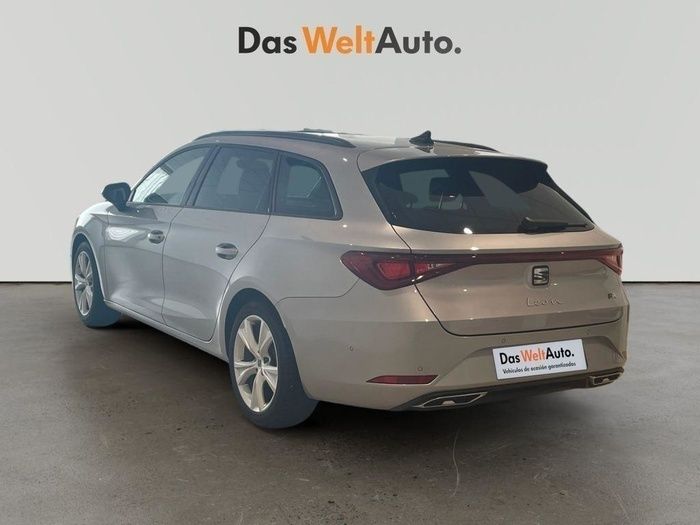 Gris plata Usado 2024 Seat Leon ST FR Familiar | 27.500 € (Un poco caro) - Imagen 1/4