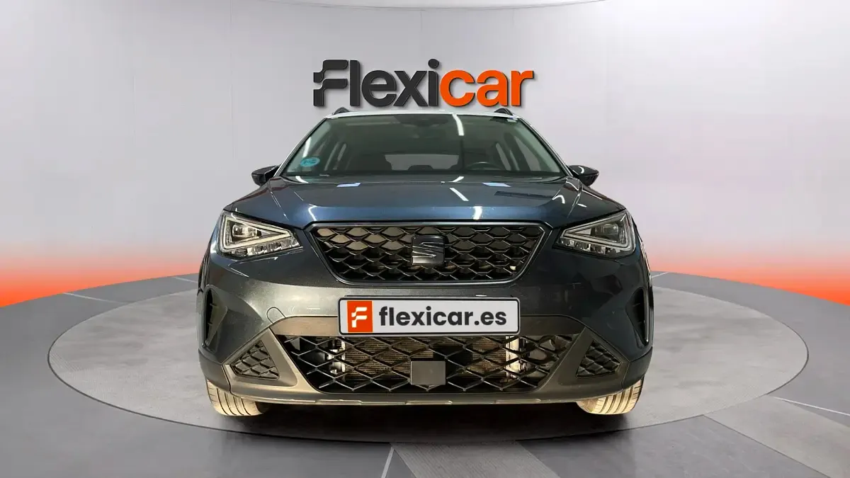 Usado Seat Arona Reference 95 CV (69 kW) 2023 Gris SUV