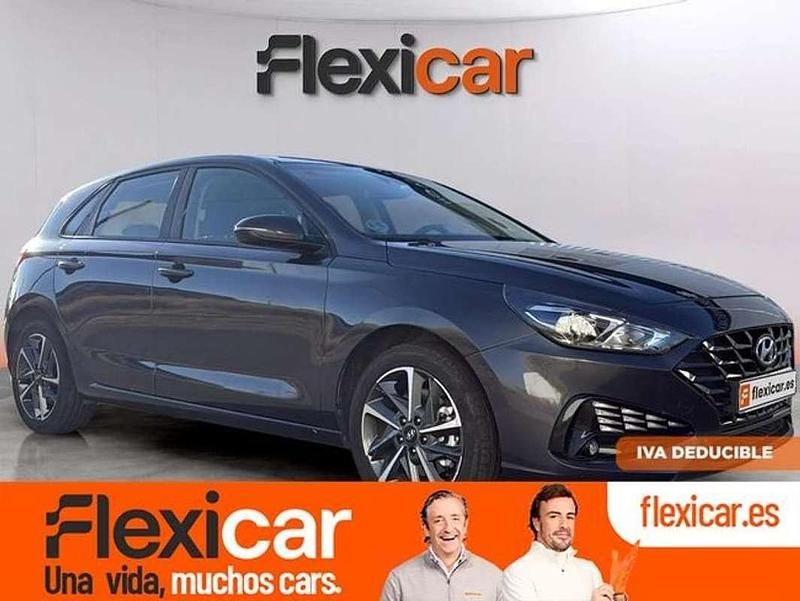 Negro Usado 2021 Hyundai i30 Utilitario | 14.490 € (Un poco caro) - Imagen 1/4