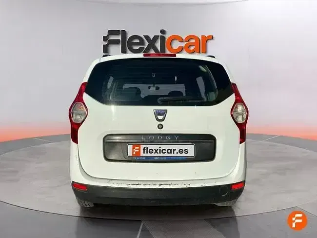 Usado Dacia Lodgy Comfort 95 CV (69 kW) 2021 Blanco Monovolumen