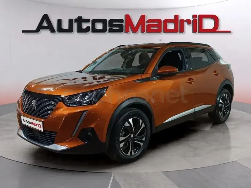 Usado Peugeot 2008 Allure 110 CV (80 kW) 2021 Naranja SUV