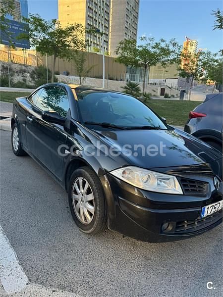 Usado Renault Mégane Cabriolet Dynamique 115 CV (84 kW) 2006 Negro Descapotable