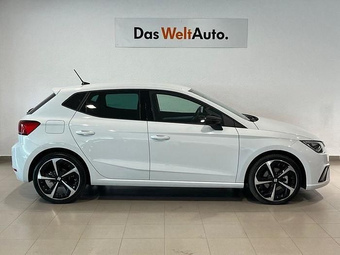 Usado Seat Ibiza FR 110 CV (80 kW) 2024 Blanco Utilitario