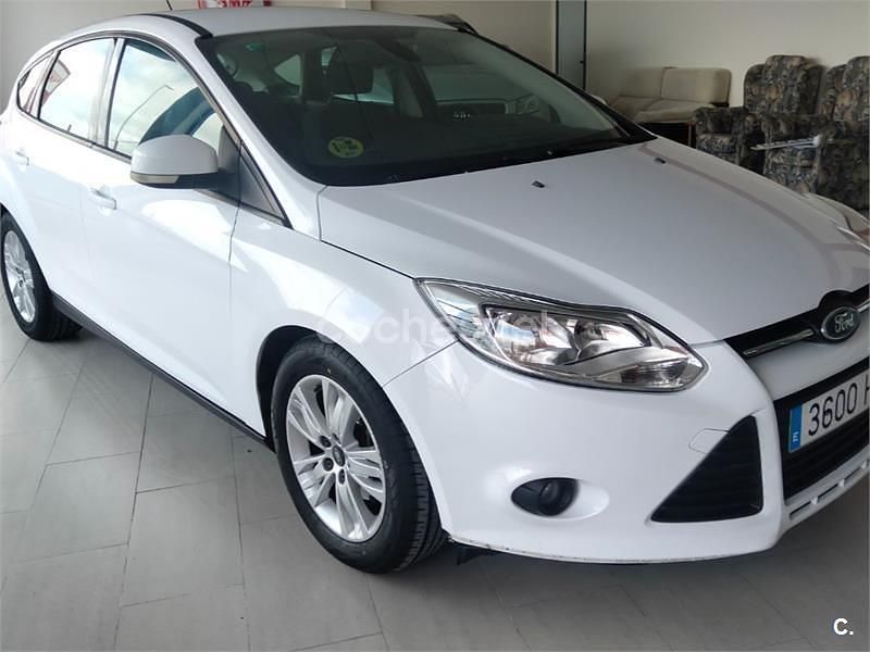 Usado Ford Focus Trend 115 CV (84 kW) 2011 Blanco Berlina